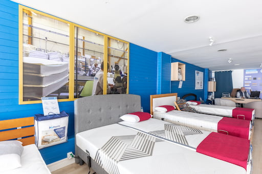 Intérieur magasin de literie Vannes - [2]