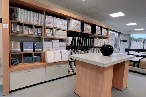 Intérieur magasin de literie Limonest - [3]